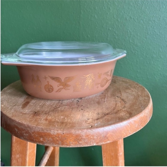 Vintage Pyrex Casserole Dish with Intact Perfect Glass Lid in Early American - Picture 2 of 13